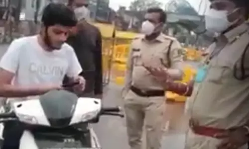 देखें वीडियो: मास्क न पहनने पर पुलिस ने रोका तो युवक उल्टे पुलिस को धमका डाला..महापौर का भतीजा हूँ- सस्पेंड करा दूंगा…ASI के सामने ही कस्टेबल से अभद्रता कर देता रहा धमकी…