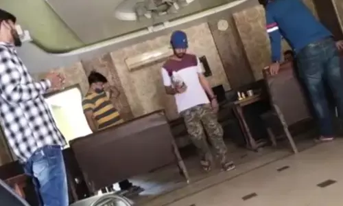 लाॅकडाउन में पुलिस की नाक के नीचे शराब का खुलेआम चल रहा अवैध कारोबार, कलेक्टर बोलीं, अवैध शराब के खिलाफ होगी कड़ी कार्रवाई