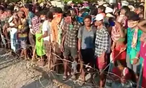 CRPF कैंप के पास गोलीबारीः तीन लोगों की मौत, आईजी बोलें, नक्सलियों ने की फायरिंग…