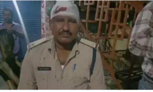 पुलिस टीम पर हमला : शराब पीकर घर में पत्नी परिवार से बखेड़ा कर रहे युवक ने पुलिस से की हुज्जत.. ASI का सर खुला.. सिपाही भी चोटिल