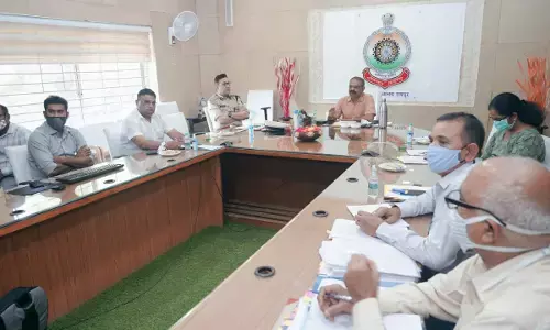 एसपी कॉन्फ्रेंस में जमकर भडके डीजीपी डीएम अवस्थी, बोले…प्लीज कंट्रोल, आप समझते हो कि तंबू लगाकर जुआ खिलवा रहे और मुझे नहीं पता, टीआईयो की बदमाशियों को अनदेखा मत कीजिए