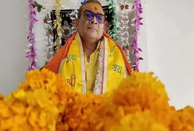 DGP रहे इस IPS ने शुरू किया नया काम….. चुनाव में टिकट नहीं मिला तो अब दिखेंगे इस अंदाज में…..पोस्टर के जरिये दी जानकारी