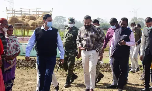 संभागायुक्त संजय अलंग शिक्षकों से बोले…स्कूलों से भावनात्मक रूप से जुड़कर शिक्षक दे सकते हैं बेहतर परिणाम, वर्मी कम्पोस्ट उत्पादन की अभिनव तकनीक को सराहा