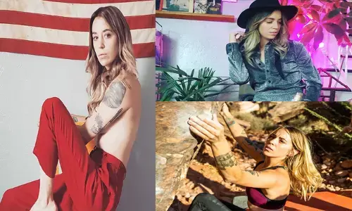 न्यूड होकर पर्वत पर चढ़ती है लड़की, तस्वीरें वायरल हुईं तो बताया- यह आर्ट है