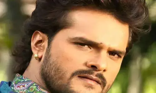 भोजपुरी अभिनेता खेसारी लाल यादव के खिलाफ FIR दर्ज, गाली देने व धमकाने के लगे आरोप……….