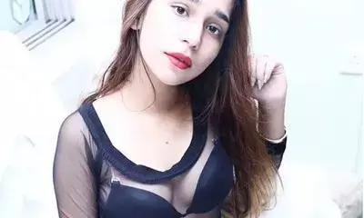 बॉक्सिंग करते-करते बॉयफ्रेंड के गले लग गईं आमिर खान की बेटी आइरा, वीडियो हुआ वायरल