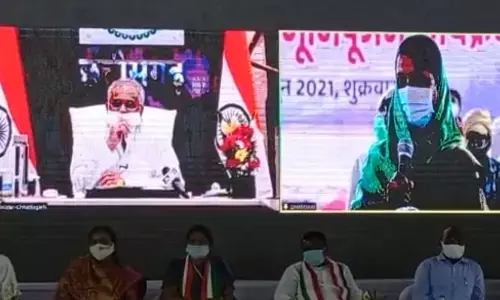 VIDEO : भावुक हो गये मुख्यमंत्री भूपेश….दिवंगत शिक्षक के स्थान पर अनुकंपा नियुक्ति पाने वाली पत्नी ने दर्द भरी कहानी सुनकर पूरा मीटिंग कक्ष हो गया भावुक….1 महीने के भीतर शिक्षक के स्थान पर मिली नियुक्ति