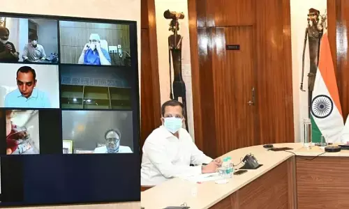 अस्पताल अपने संसाधनों का बेहतर से बेहतर उपयोग कर मरीजों का तत्परता से करें इलाज…   मुख्यमंत्री ने कोरोना की लड़ाई में स्वास्थ्य एवं चिकित्सा से जुड़े लोगों को बताया फ्रंटलाइन वर्कर्स