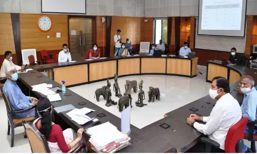 कोरोना के बढ़े खतरे के बीच स्वास्थ्य मंत्री का निर्देश…. हर दिन 40 हजार टेस्टिंग करें… माना कोविड अस्पताल फिर से चालू करने के निर्देश