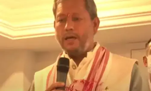 फटी जींस के बाद अब स्कर्ट वाला किस्सा सुना रहे हैं मुख्यमंत्री ….. सोशल मीडिया में वायरल हुआ ये वीडियो…