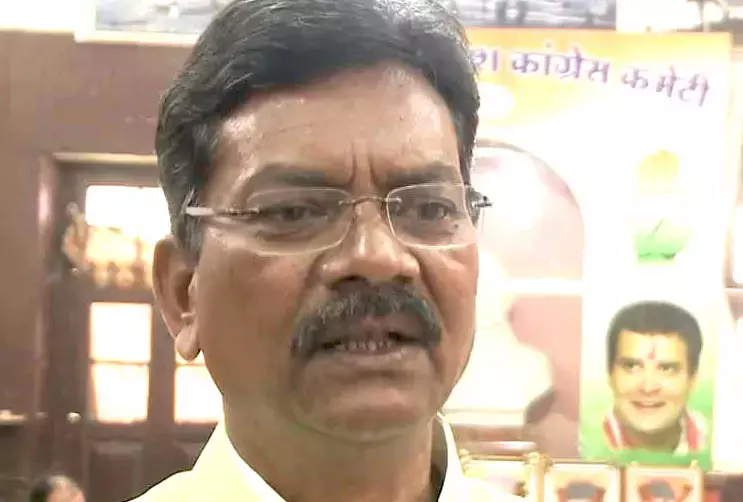 महंत के बेमौसम बयान ने कांग्रेस की गुटीय विवाद को और खाद-पानी दे दिया, पहले दो गुट थे, अब तीसरा गुट भी बन जाएगा!