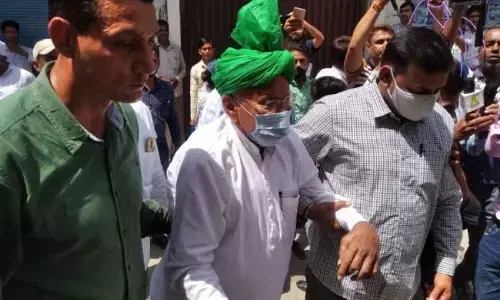 पूर्व मुख्यमंत्री ने दी 10वीं की परीक्षा : काफिले के साथ 86 साल के पूर्व मुख्यमंत्री पहुंचे परीक्षा केंद्र…. अंग्रेजी का दिया पेपर, मीडिया के सवालों पर कही यह बात…..