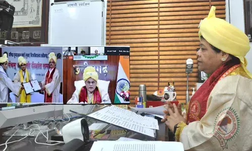 कोरोना ने गजब ढायाः जूम एप से होने लगा दीक्षांत समारोह, अपने-अपने घर से गाउन पहनकर ओपन विवि के दीक्षांत समारोह में शामिल हुए राज्यपाल और मुख्यमंत्री