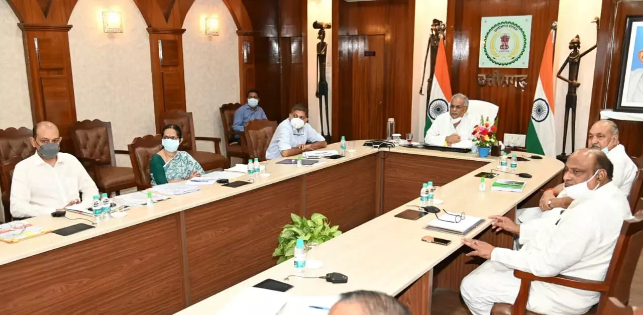मुख्यमंत्री भूपेश बघेल ने जल संसाधन, वन, पंचायत एवं ग्रामीण विकास विभाग को कार्ययोजना तैयार करने के दिए निर्देश