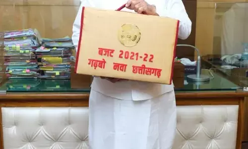 VIDEO : बजट ब्रेकिंग-गढबो नवा छत्तीसगढ़ की पंक्तियों के साथ बजट पेश किया मुख्यमंत्री भूपेश बघेल ने .. गाँव किसान और छत्तीसगढ़ी संस्कृति को फ़ोकस बजट