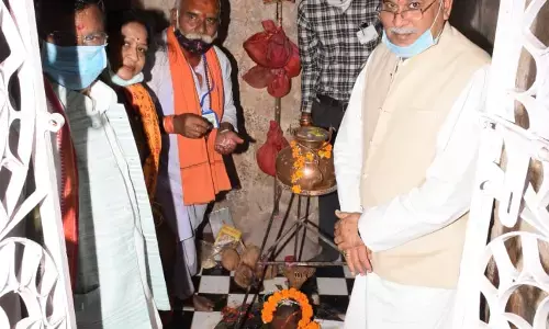 मुख्यमंत्री भूपेश बघेल ने कर्णेश्वर धाम में की पूजा, प्रदेश की तरक्की और खुशहाली के लिए मांगी दुआएं… झीरम घाटी के शहीद अभिषेक गोलछा की स्मृति में शासकीय हाईस्कूल नगरी का होगा नामकरण…