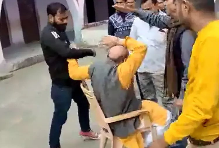 VIDEO : छेड़खानी के आरोप में पिटे बीजेपी के पूर्व MLA… परिजनों ने आफिस में घुसकर कर दी पिटाई, फिर पूर्व विधायक ने.कान पकड़कर माफी मांगी….. वीडियो हुआ वायरल
