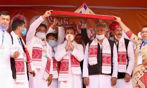 असम में गरजे भूपेश बघेल ने बीजेपी से पूछा- जो रेलवे स्टेशन बना है, वो क्या तुम्हारे दादाजी ने बनाया है?….एयरपोर्ट क्या तुम्हारे नाना ने बनाया है?….ऑयल कंपनी क्या तुम्हारे काका के दहेज में आया है ?…जो बेच रहे हो….राहुल गांधी के साथ मंच किया साझा…