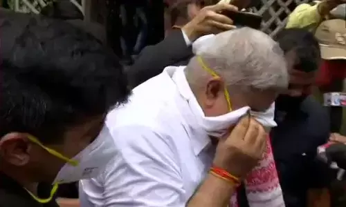 पश्चिम बंगाल के राज्यपाल जगदीप धनकर पहुँचे नंदीग्राम.. रोते हुए लोगों की बातें सुन भावुक हुए राज्यपाल .. CM ममता से की अपील