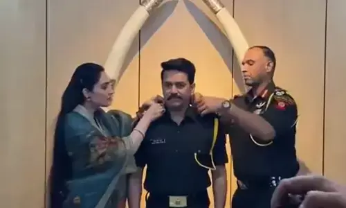 केंद्रीय मंत्री अनुराग ठाकुर बने सेना में कैप्टन…सरकार में रहते हुए ऐसा करने वाले पहले सांसद