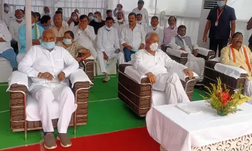 CM समर्थित विधायकों का ये शक्ति प्रदर्शन तो नहीं…? काफिले के शक्ल में 30 से ज्यादा विधायक दशगात्र में पहुंचे मरवाही…एक साथ हेलीपैड पर की अगुवानी, अटकलों का दौर हुआ शुरू…