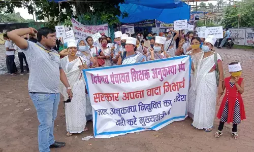 अनुकम्पा नियुक्ति की मांग को लेकर विधानसभा रैली में शामिल हुए टीचर्स एसोसिएशन…  बोले- पीड़ित परिवार की मांग जायज, दिवंगत शिक्षकों के आश्रित को शीघ्र दें अनुकम्पा नियुक्ति