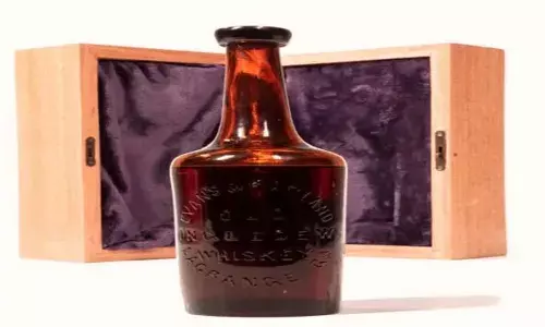 एक करोड़ रुपये की एक व्हिस्की: आखिर क्या है इस व्हिस्की के बोतल का राज?… बोली लगाने वाले ने क्यों दिए इतने रुपए, जानें