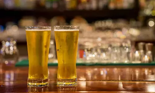 वैक्सीन लगवाओ, मुफ्त बियर पाओ: ऑफर मिलते ही लगी भीड़, जानिए कहां हो रहा है ऐसा