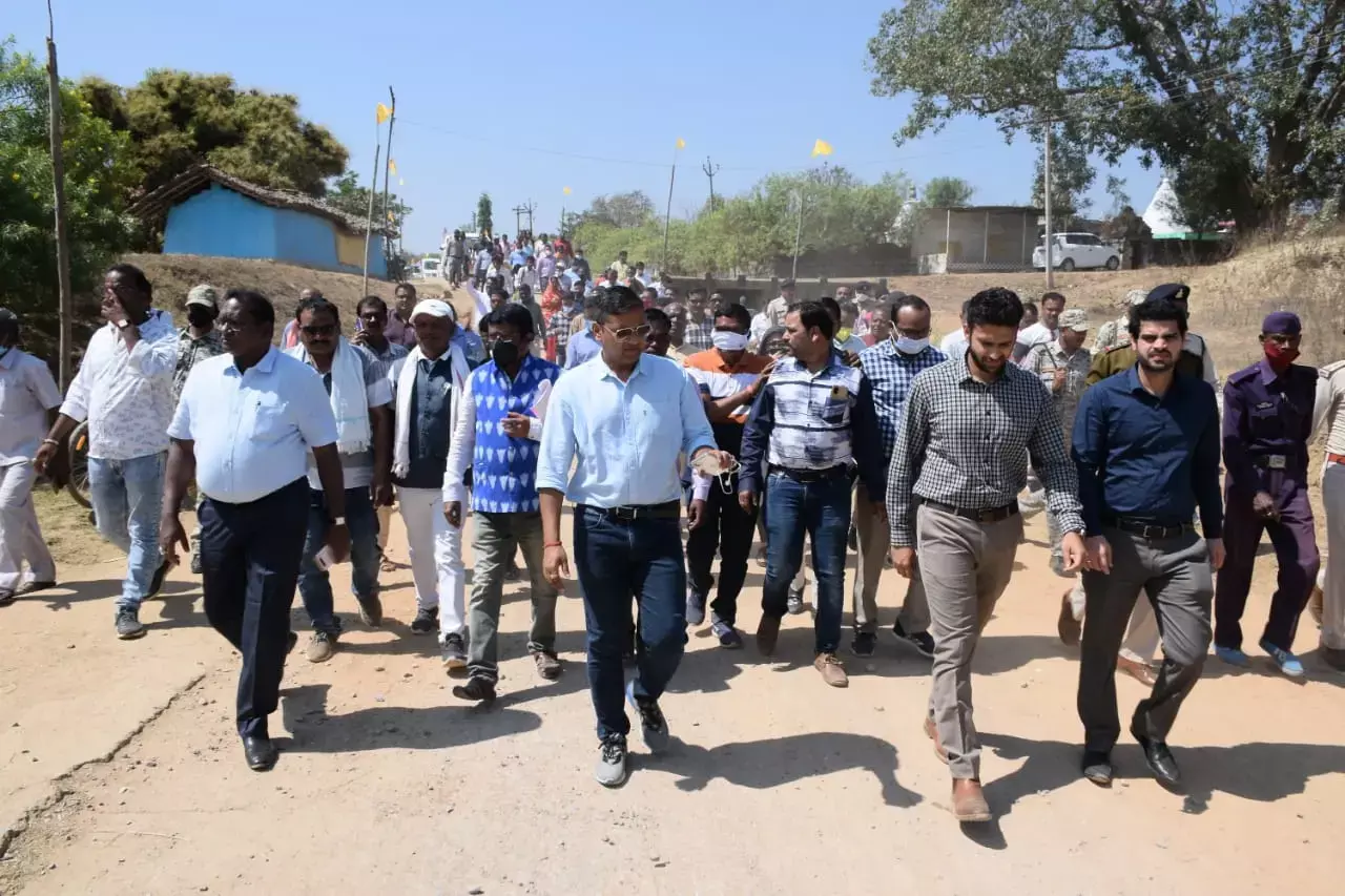 कर्णेश्वर मेला स्थल का कलेक्टर मौर्य ने किया दौरा, मुख्यमंत्री भूपेश बघेल केदौरे को लेकर सुरक्षा, पार्किंग, साफ-सफाई के दिए निर्देश…
