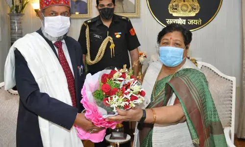 एयू के नवनियुक्त कुलपति अरूण दिवाकर नाथ बाजपेयी ने राज्यपाल अनुसुईया उइके से की सौजन्य भेंट, कल किए थे पदभार ग्रहण