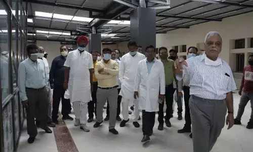 गृह निर्माण मण्डल के अध्यक्ष कुलदीप जुनेजा और सचिव स्वास्थ्य विभाग ने डाॅ भीमराव आम्बेडकर अस्पताल का किया निरीक्षण