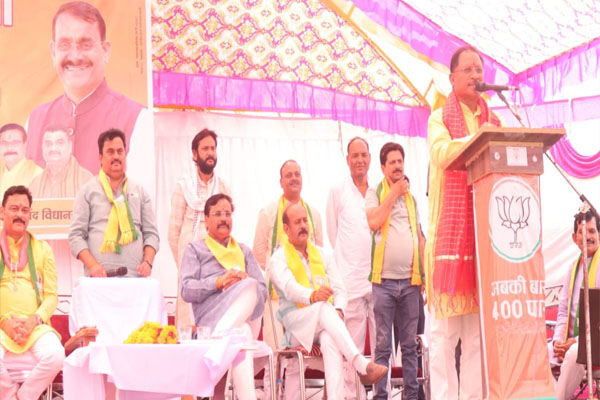 मध्यप्रदेश में सीएम विष्णुदेव की ताबड़तोड़ दो... ... Chhattisgarh Top News Today: योगी आदित्यनाथ की छत्तीसगढ़ में कल मैराथन सभाएं, सहित पढ़ें दिन भर की टॉप ख़बरें...