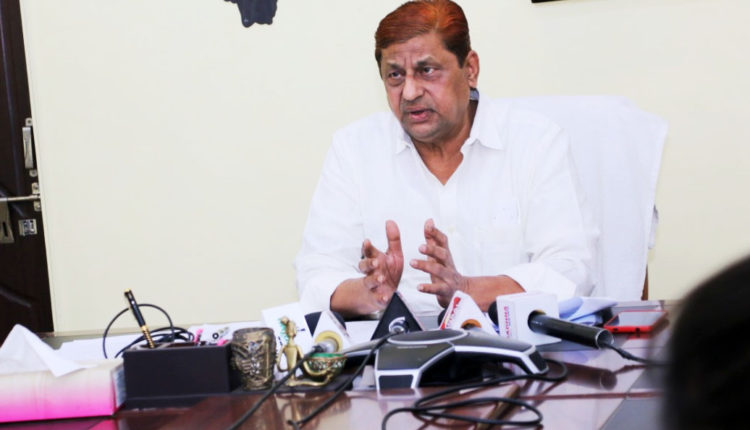 प्रदेश के सभी बस व टैक्सी में लगेगा जीपीएस, पैनिक बटन दबाते ही महिलाओं की सुरक्षा के लिए पहुंचेगी पुलिस : मंत्री मोहम्मद Chhattisgarh Crimes