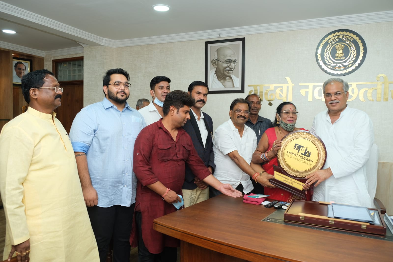 छत्तीसगढ़ फिल्म एसोसिएशन करेगा नई फिल्म नीति पर काम… एसोसिएशन ने मुख्यमंत्री भूपेश बघेल का जताया आभार छत्तीसगढ़ फिल्म एसोसिएशन करेगा नई फिल्म नीति पर काम… एसोसिएशन ने मुख्यमंत्री भूपेश बघेल का जताया आभार