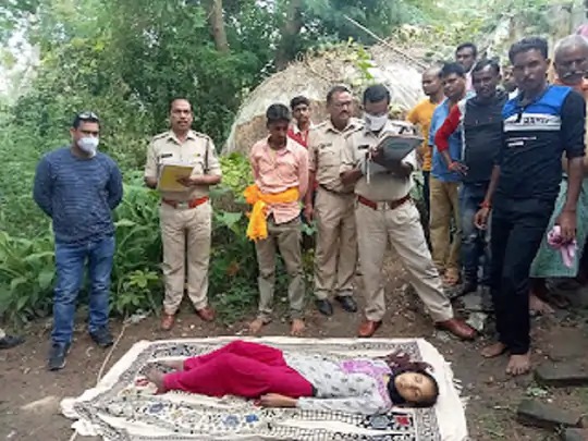 छात्रा की घर के बाहर मिली लाशः मोबाइल में बात करने को लेकर परिजनों ने डांटा, सुबह मिला शव…पुलिस जांच में जुटी छात्रा की घर के बाहर मिली लाशः मोबाइल में बात करने को लेकर परिजनों ने डांटा, सुबह मिला शव…पुलिस जांच में जुटी